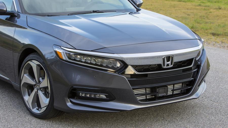 Детали экстерьера Honda Accord Touring Hybrid 2017 года  (NA) (фото 48 из 170)